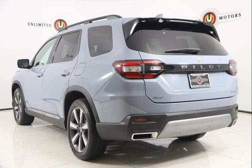 2023 Honda Pilot Touring 8-Passenger
