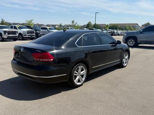 Black 2014 Volkswagen Passat 2.0L TDI DSG SE w/Sunroof