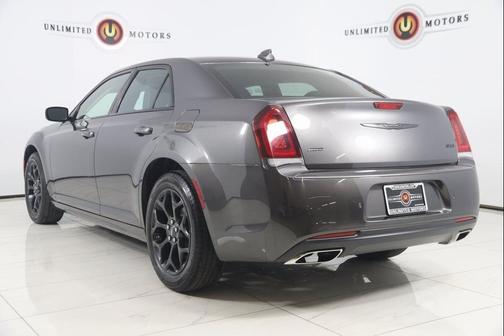 2023 Chrysler 300 Touring