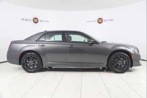 2023 Chrysler 300 Touring