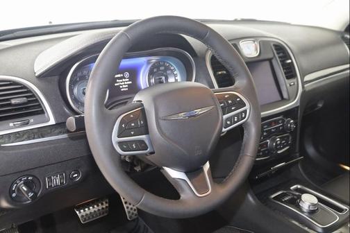 2023 Chrysler 300 Touring