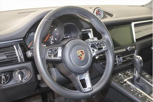 2021 Porsche Macan Base