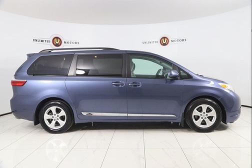 2016 Toyota Sienna LE