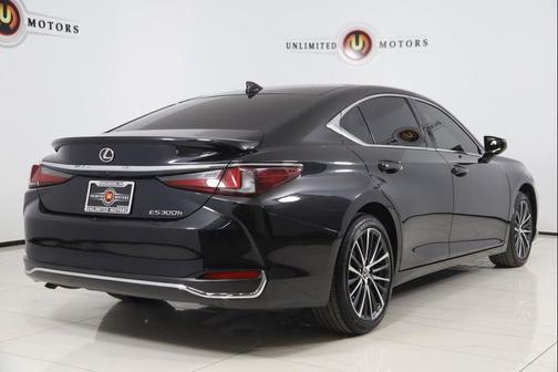 2023 Lexus ES 300h Base