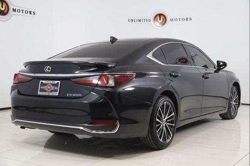 2023 Lexus ES 300h Base