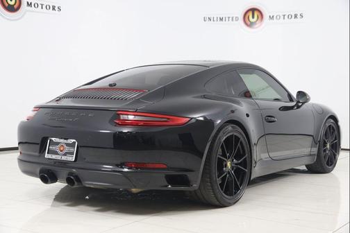 2019 Porsche 911 Carrera