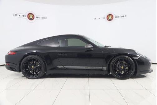 2019 Porsche 911 Carrera