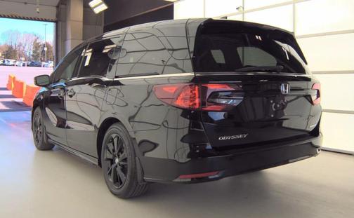Crystal Black Pearl 2024 Honda Odyssey Touring