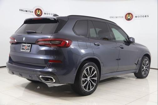 Gray Metallic 2022 BMW X5 xDrive40i