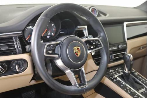2020 Porsche Macan Base