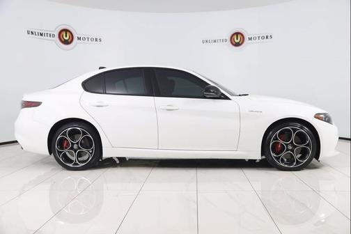 2025 Alfa Romeo Giulia AWD