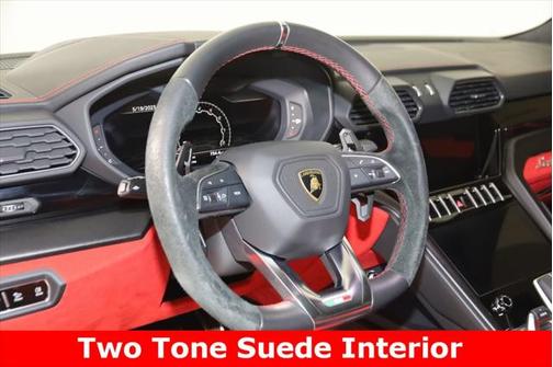 2022 Lamborghini Urus Graphite Capsule