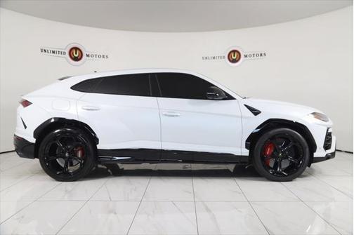 2022 Lamborghini Urus Graphite Capsule