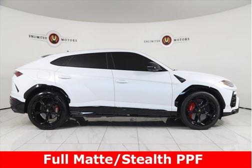 2022 Lamborghini Urus Graphite Capsule