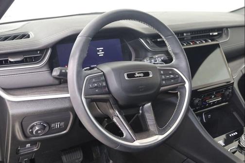 Bright White Clearcoat 2024 Jeep Grand Cherokee Limited