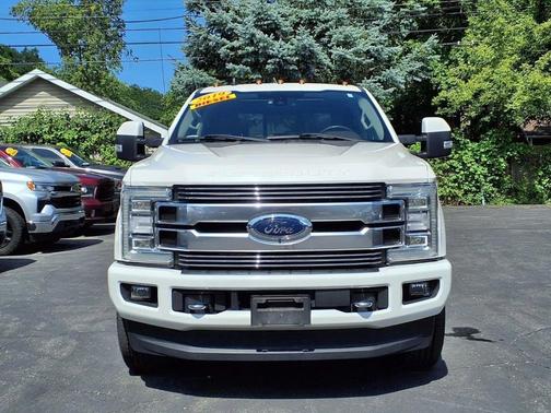 White Platinum Clearcoat Metallic 2019 Ford F-350 Limited