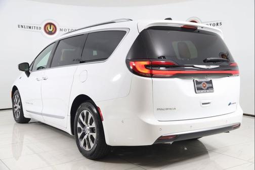 2023 Chrysler Pacifica L