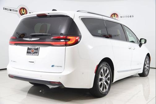 2023 Chrysler Pacifica L