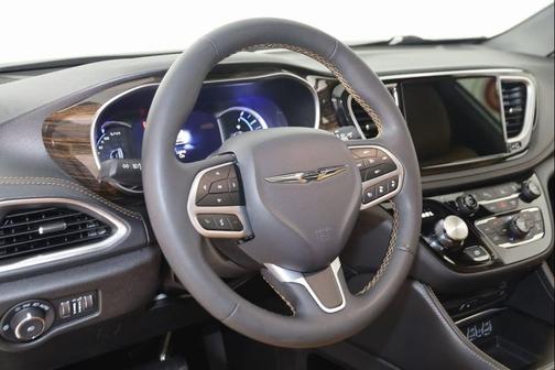 2023 Chrysler Pacifica L