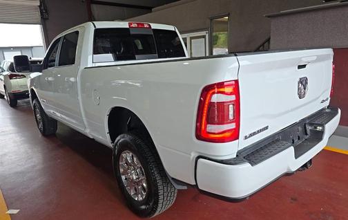 Bright White Clearcoat 2024 RAM 2500 Laramie Crew Cab 4x4 6'4' Box