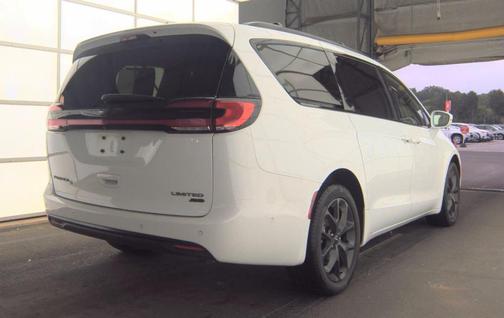 Bright White Clearcoat 2021 Chrysler Pacifica Limited