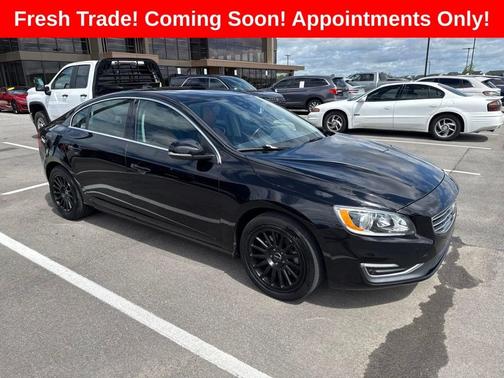 Onyx Black Metallic 2017 Volvo S60 Inscription T5