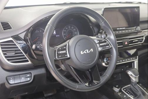 2023 Kia Seltos EX