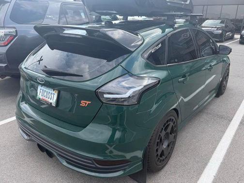 Shadow Black 2017 Ford Focus ST