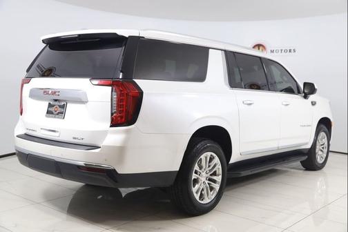 White Frost Tricoat 2023 GMC Yukon XL SLT