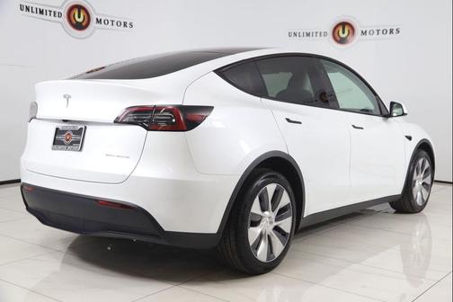 Pearl White Multi-Coat 2024 Tesla Model Y Long Range Dual Motor All-Wheel Drive