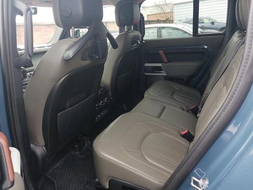 Tasman Blue Metallic 2020 Land Rover Defender 110 SE