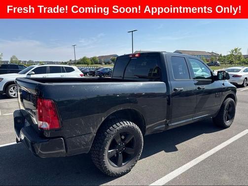 Brilliant Black Crystal Pearlcoat 2018 RAM 1500 Express