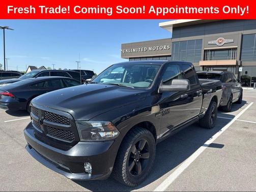 Brilliant Black Crystal Pearlcoat 2018 RAM 1500 Express