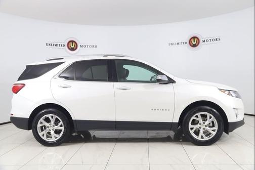 Iridescent Pearl Tricoat 2020 Chevrolet Equinox L