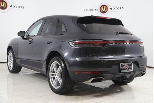 Volcano Grey Metallic 2019 Porsche Macan Macan