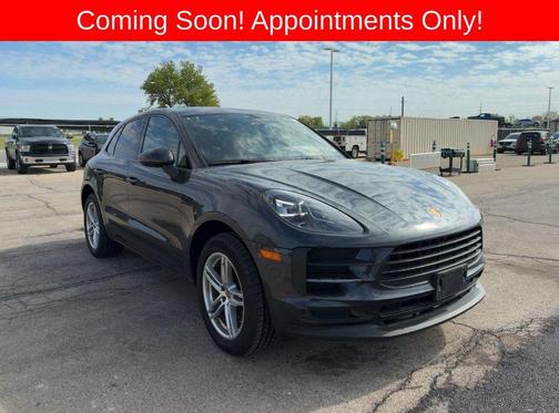 Volcano Grey Metallic 2019 Porsche Macan Macan