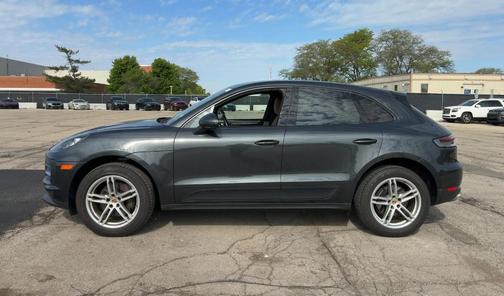 Volcano Grey Metallic 2019 Porsche Macan Macan