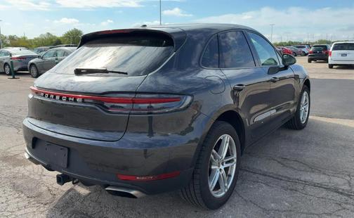 Volcano Grey Metallic 2019 Porsche Macan Macan