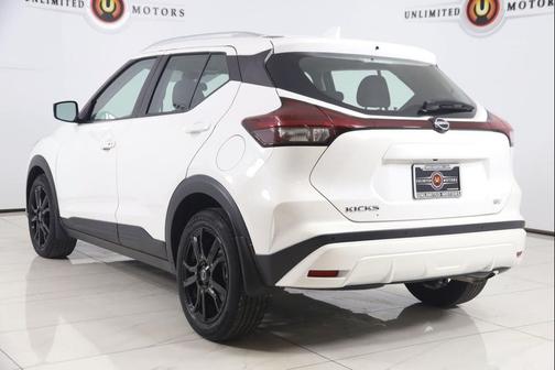 Aspen White Tricoat 2023 Nissan Kicks SV