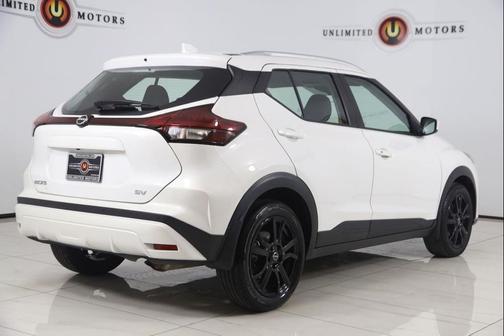 Aspen White Tricoat 2023 Nissan Kicks SV