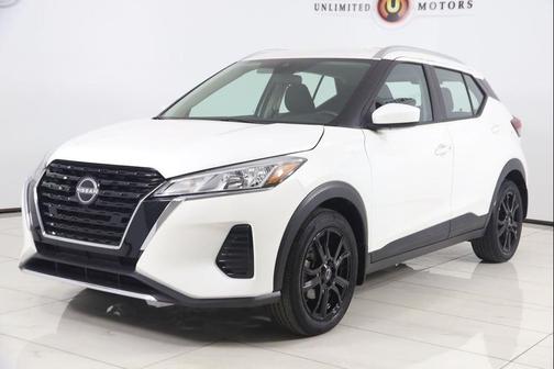 Aspen White Tricoat 2023 Nissan Kicks SV