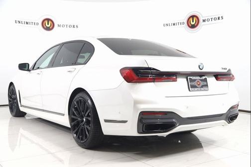 2022 BMW 740 i