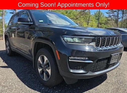 Diamond Black Crystal Pearlcoat 2022 Jeep Grand Cherokee 4xe Base