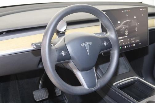 2022 Tesla Model Y Long Range Dual Motor All-Wheel Drive
