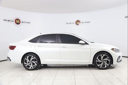 Pure White 2025 Volkswagen Jetta 1.5T SEL