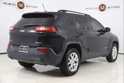 Brilliant Black Crystal Pearlcoat 2015 Jeep Cherokee Sport