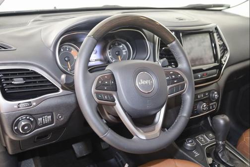 2019 Jeep Cherokee Overland