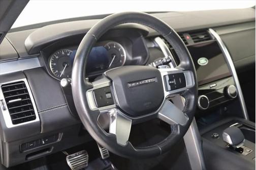 2023 Land Rover Discovery P300 S R-Dynamic