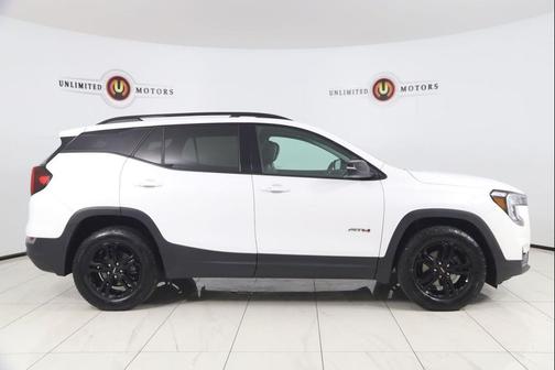 Summit White 2022 GMC Terrain AWD AT4
