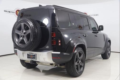 2022 Land Rover Defender 110 SE